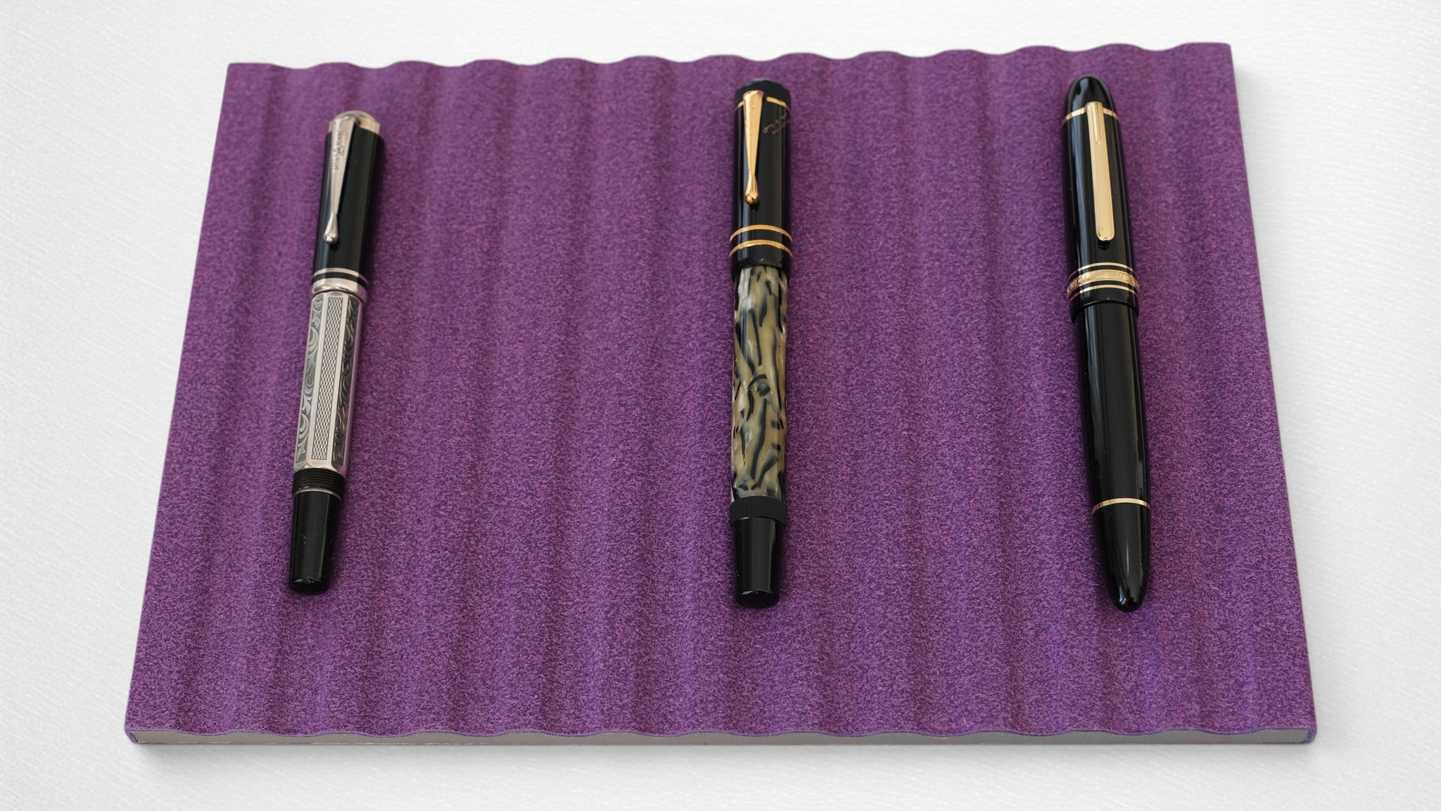 E015 - PEN DISPLAY MAT - 12 PENS
