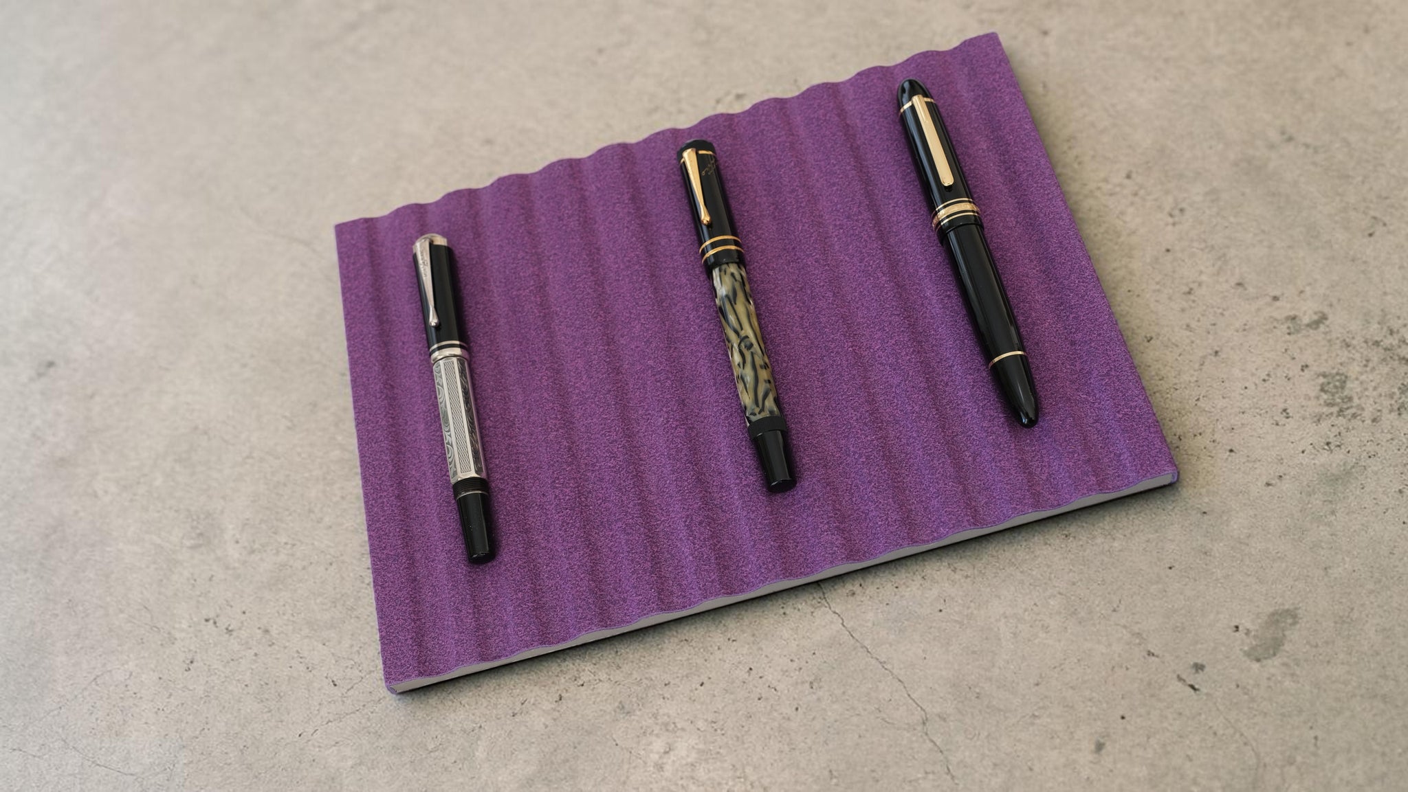 E015 - PEN DISPLAY MAT - 12 PENS