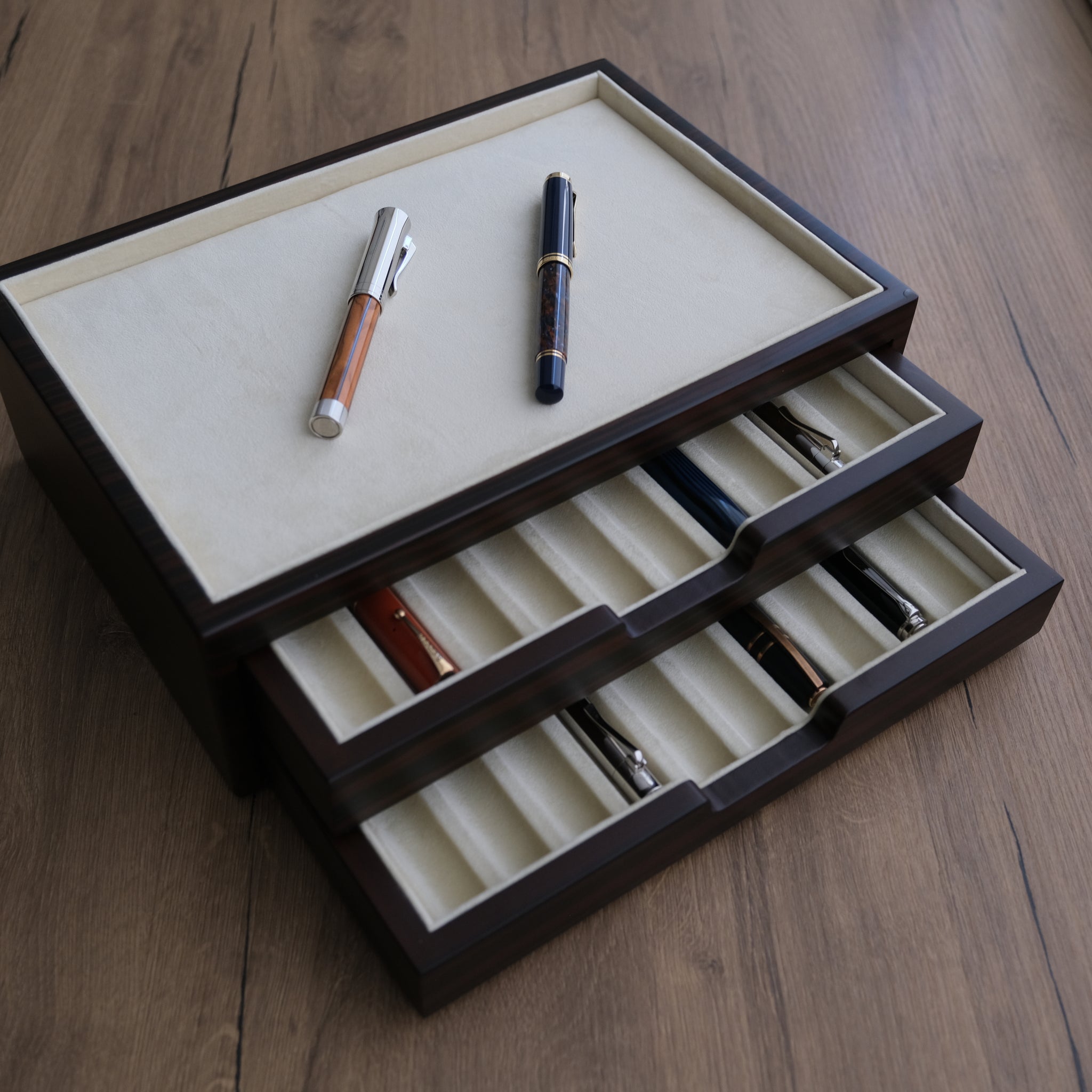 A006 - PEN STORAGE BOX - 20 PENS