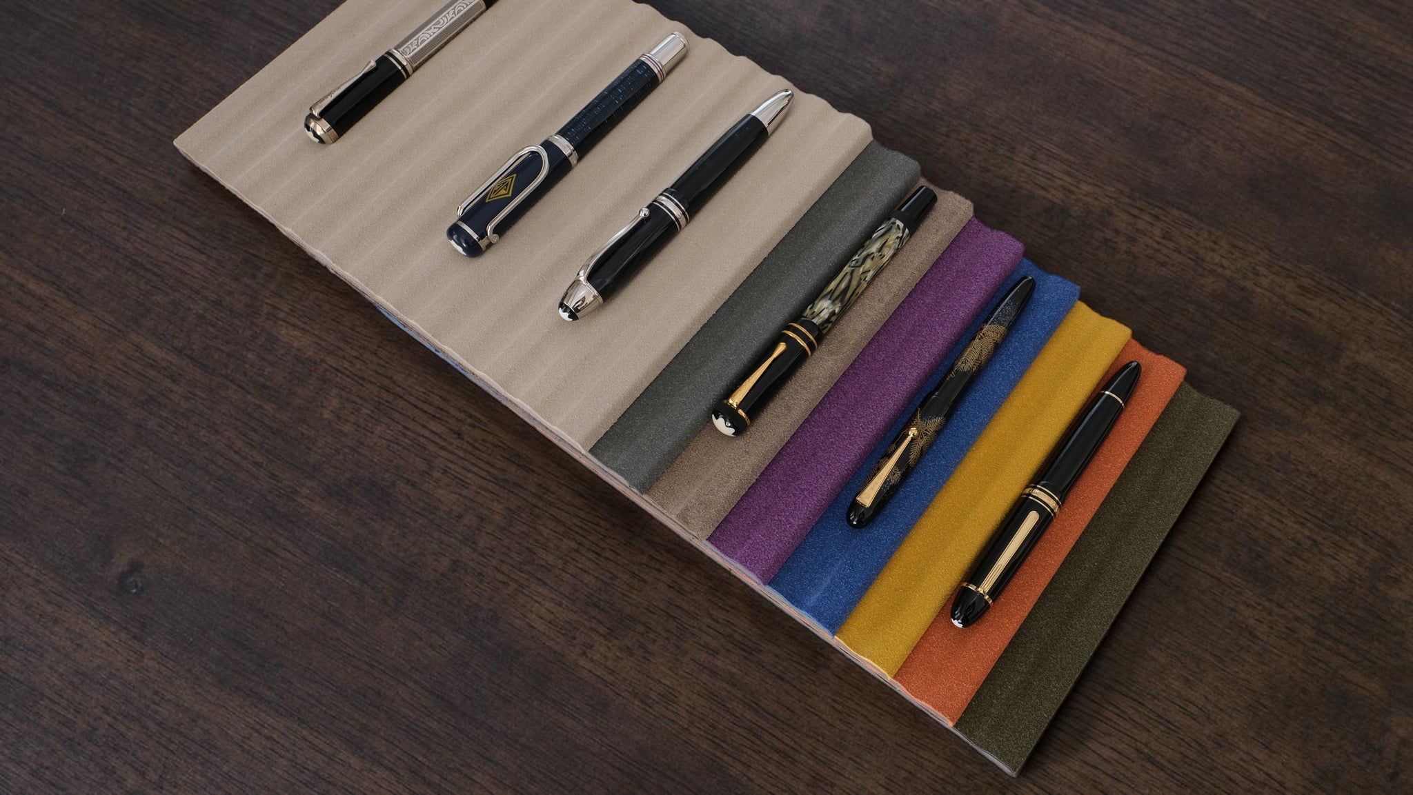 E015 - PEN DISPLAY MAT - 12 PENS