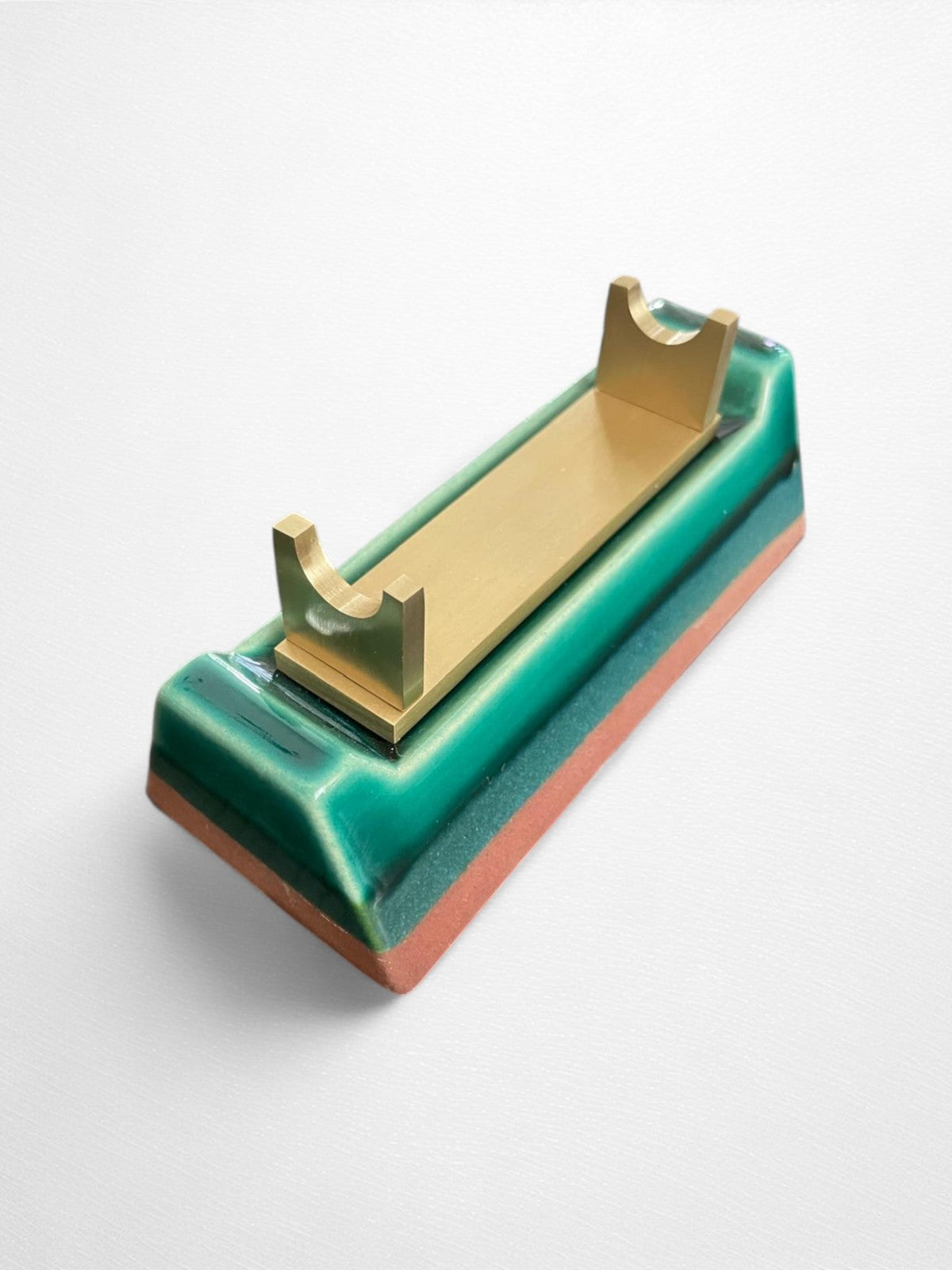G004 CERAMIC PEN STAND
