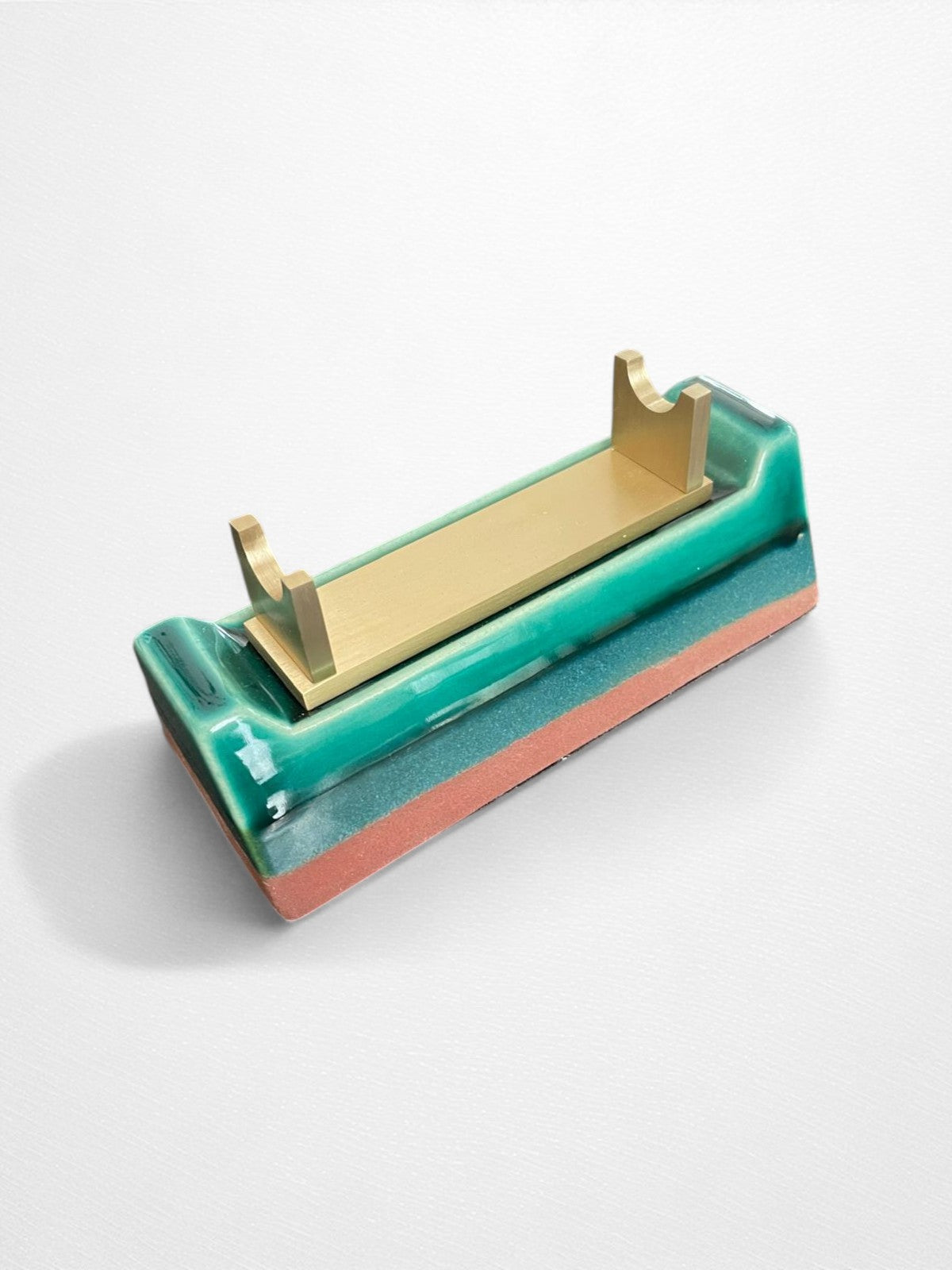 G004 CERAMIC PEN STAND
