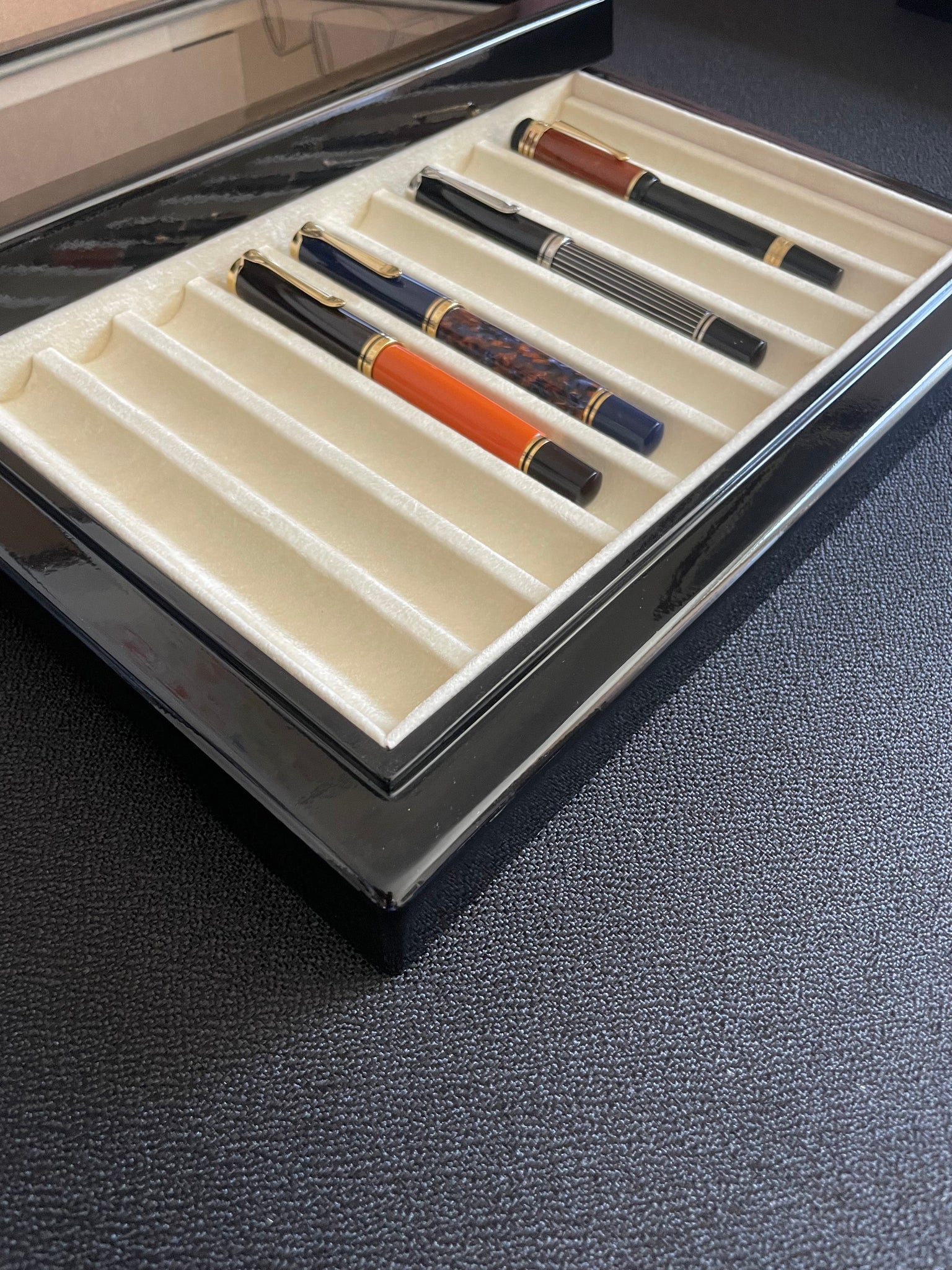 STORAGE TRAY WITHOUT GLASS LID (Piano Black)