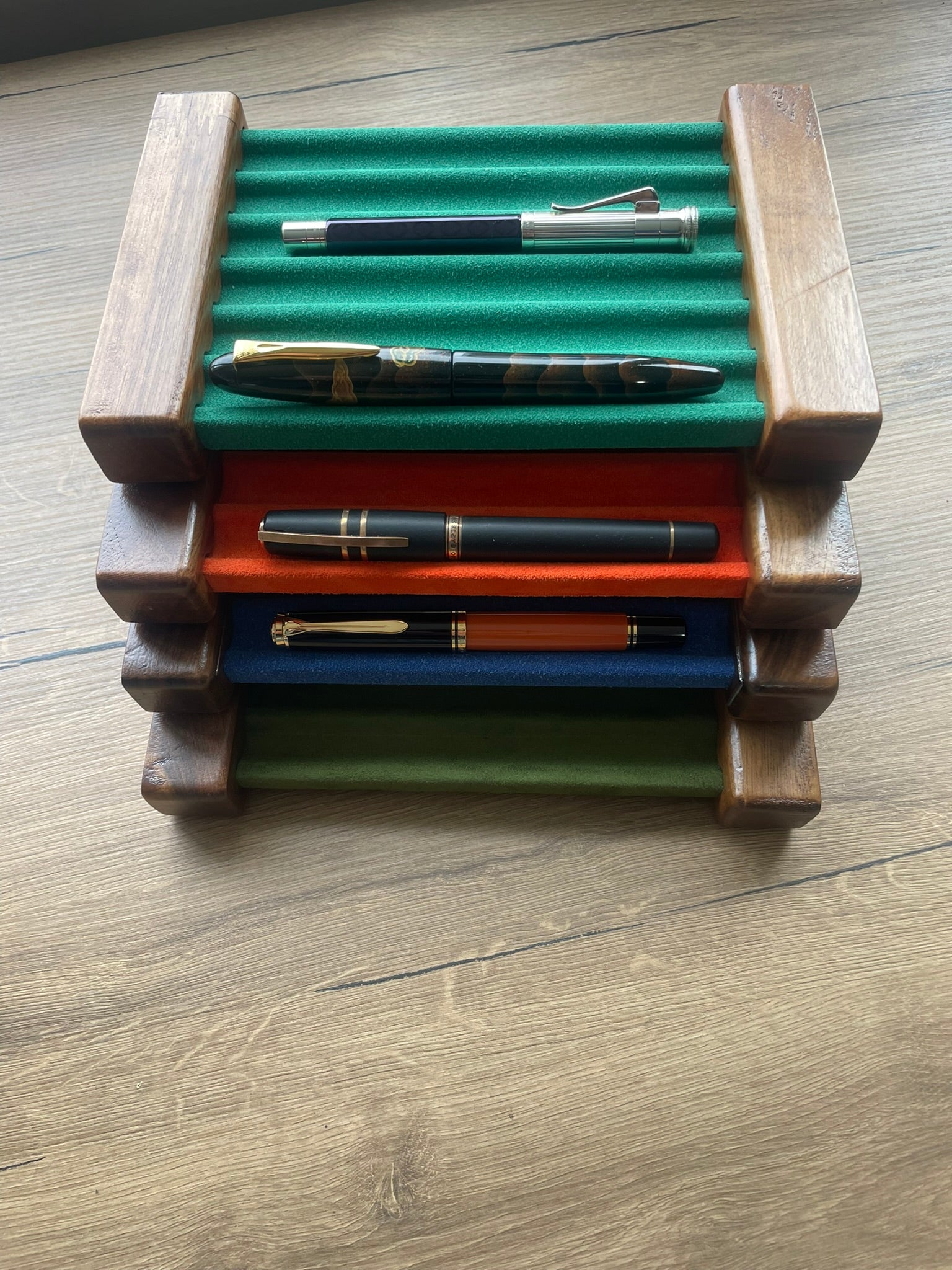 E016 - SOLID WALNUT WOOD FOOTED PEN MAT  - 6 PENCILS