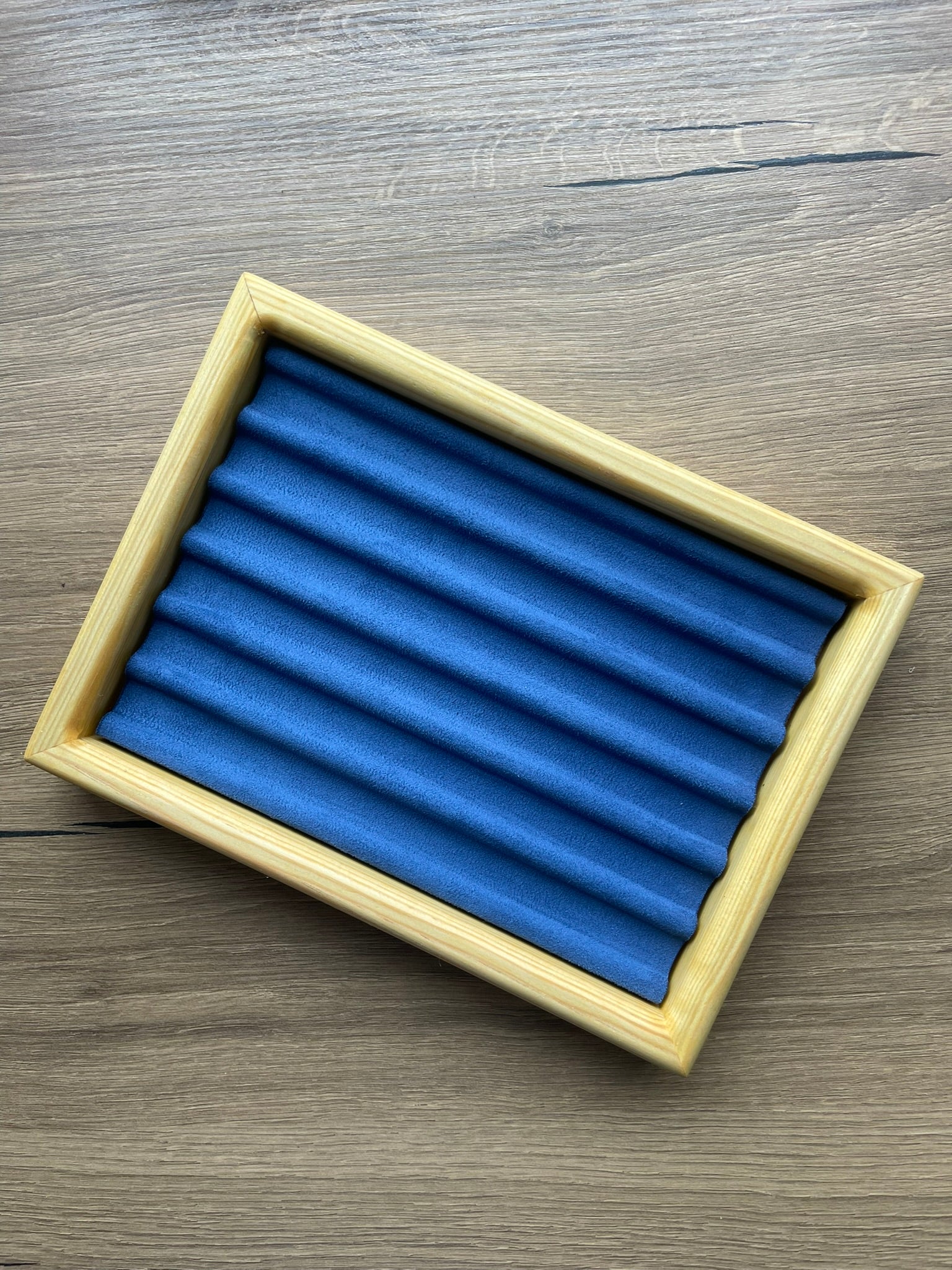 E017- SOLID PINE PEN TRAY - 6 PENCILS