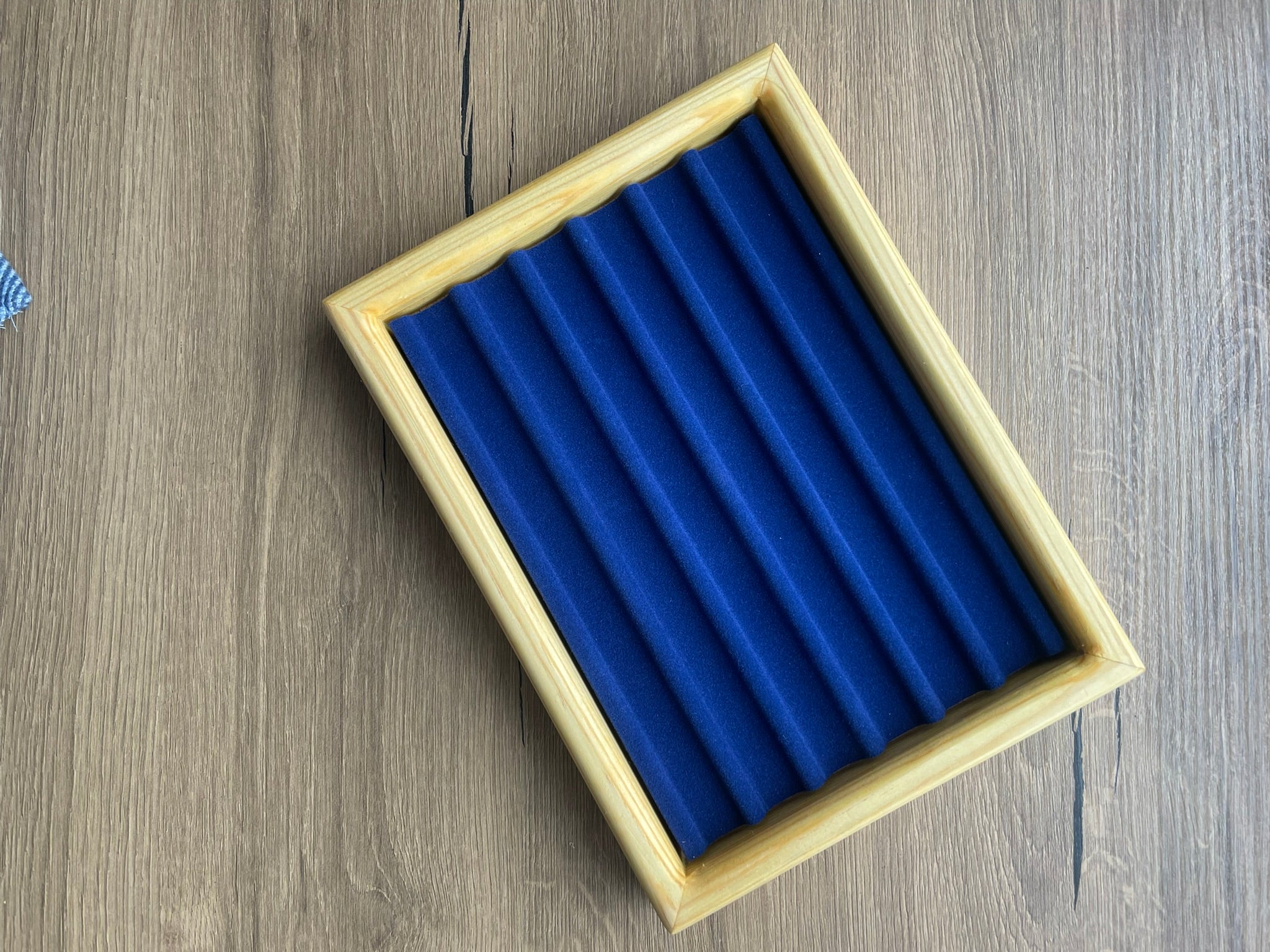 E017- SOLID PINE PEN TRAY - 6 PENCILS