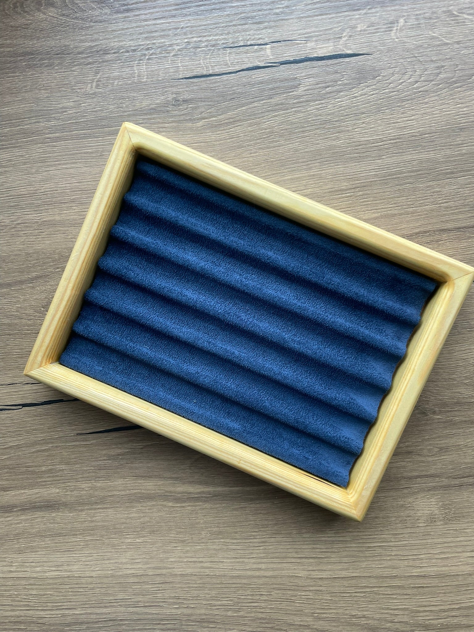 E017- SOLID PINE PEN TRAY - 6 PENCILS