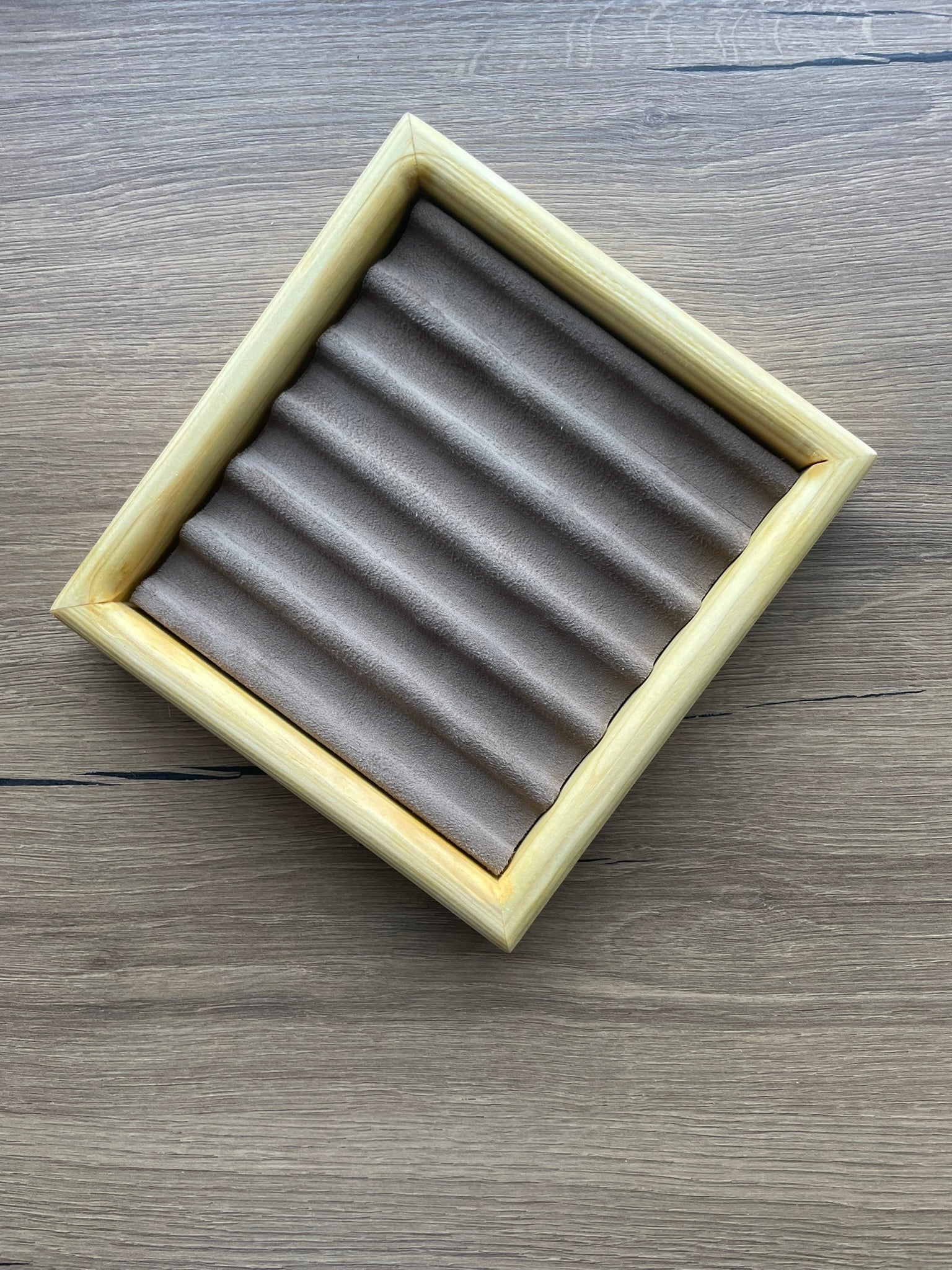 E018- SOLID PINE PEN TRAY MINI - 6 PENCILS