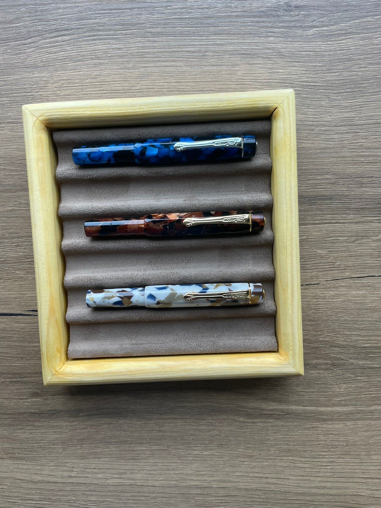 E018- SOLID PINE PEN TRAY MINI - 6 PENCILS