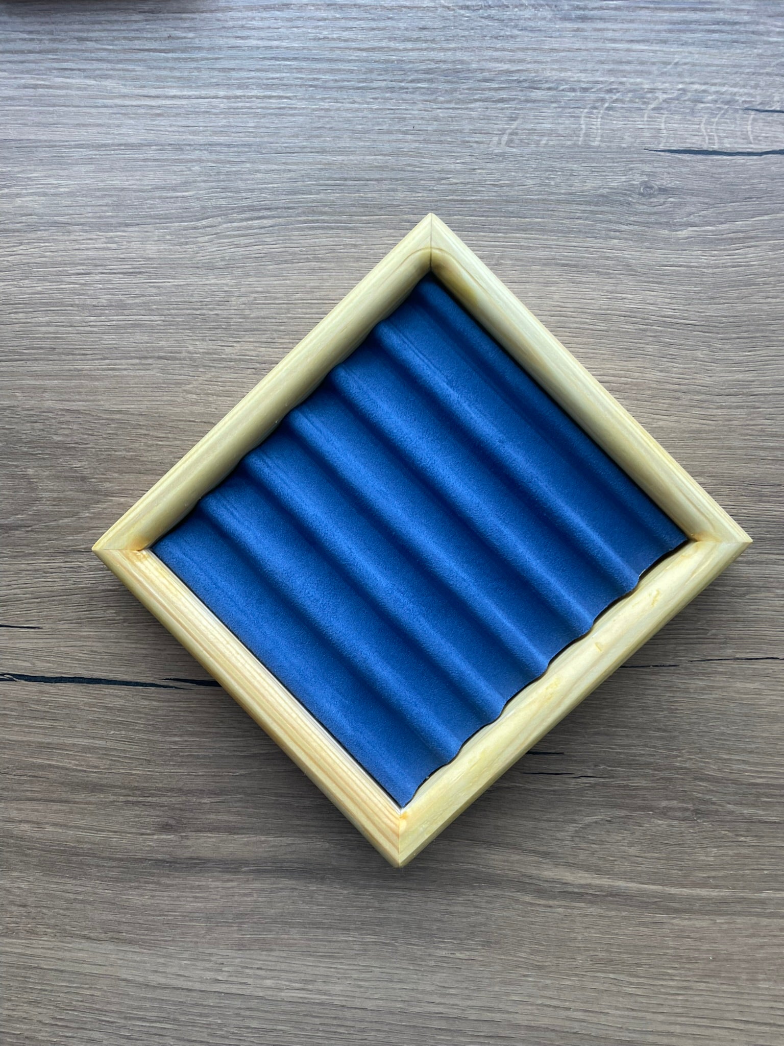 E018- SOLID PINE PEN TRAY MINI - 6 PENCILS