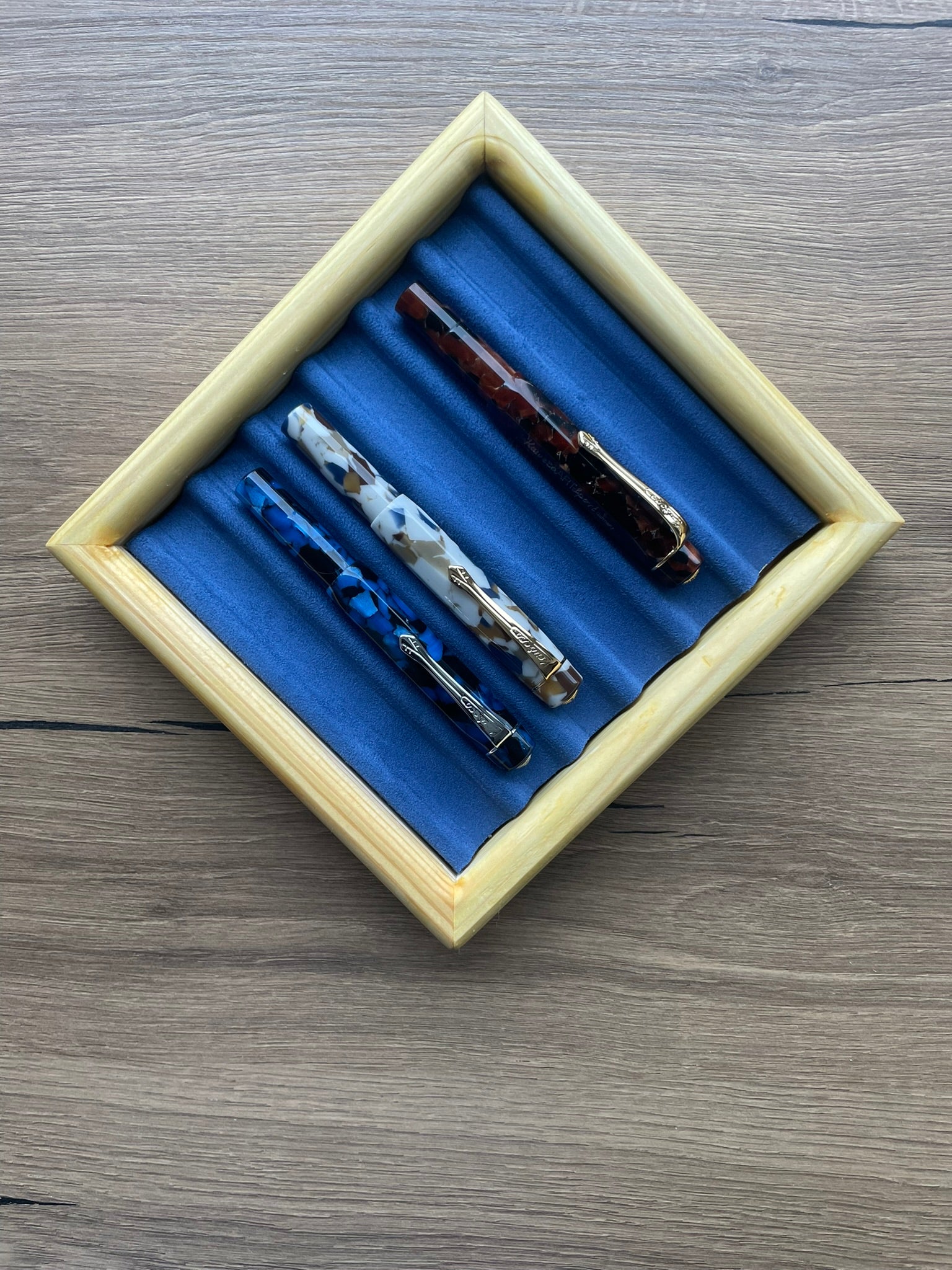 E018- SOLID PINE PEN TRAY MINI - 6 PENCILS