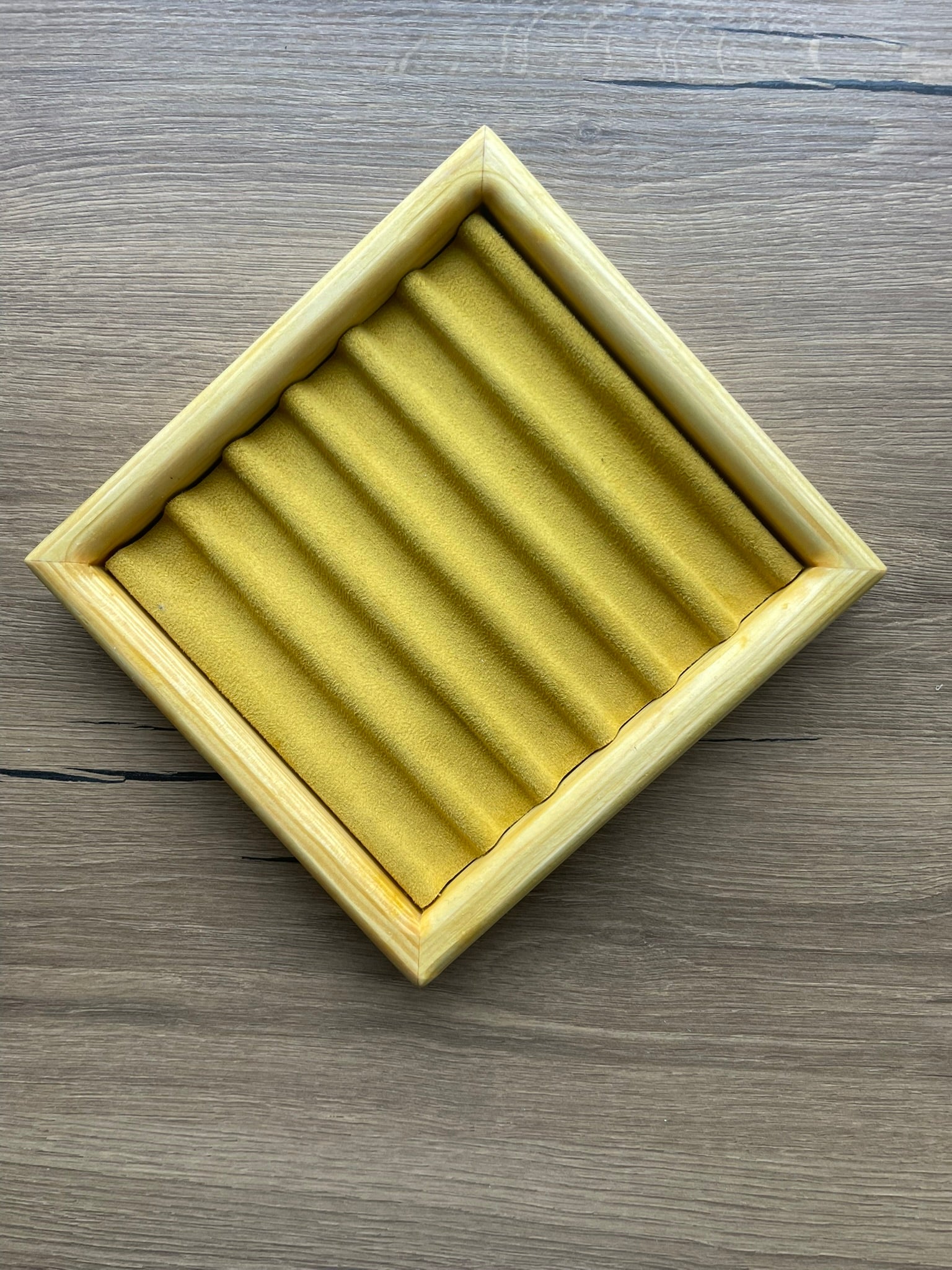 E018- SOLID PINE PEN TRAY MINI - 6 PENCILS