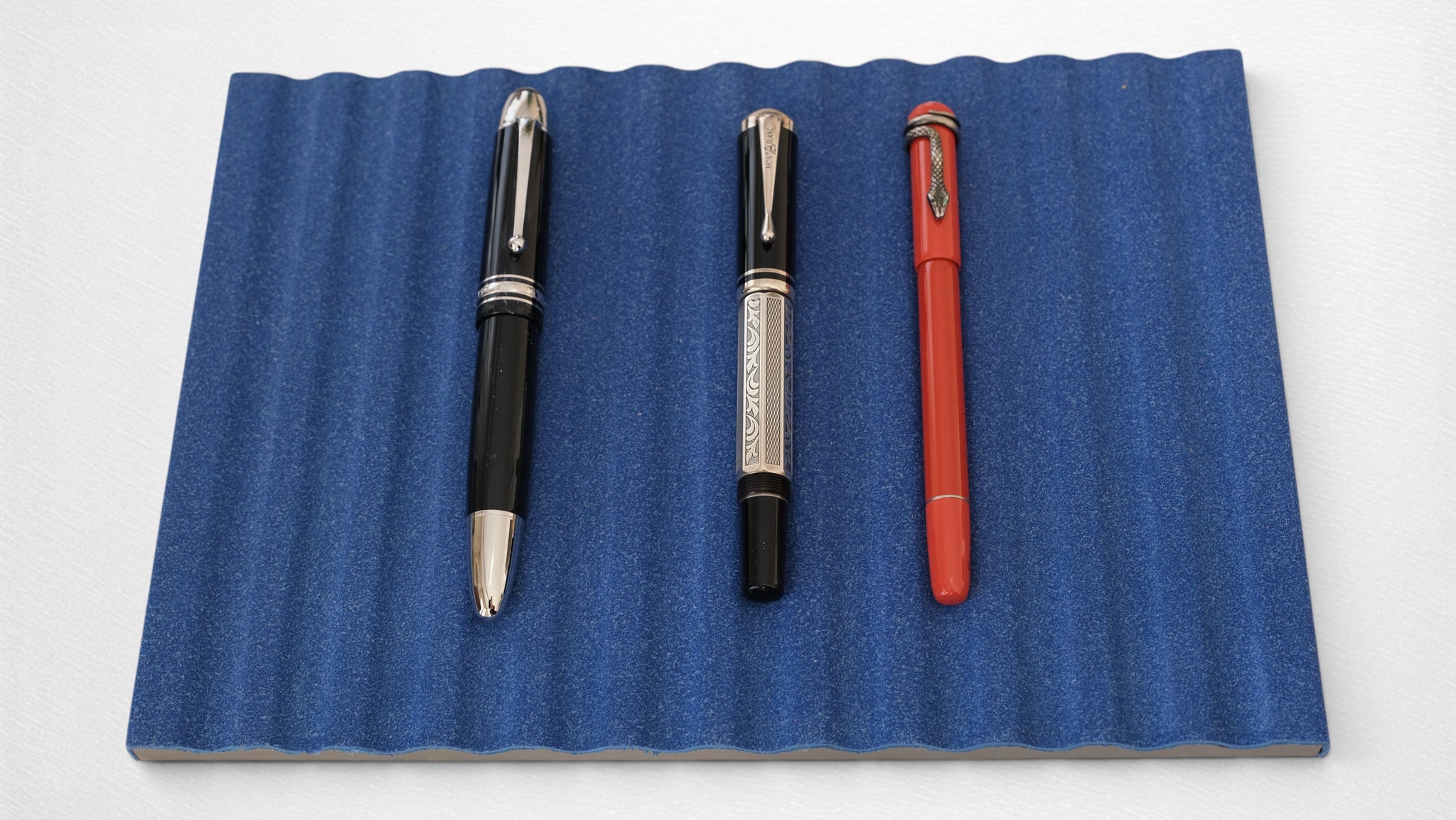 E015 - PEN DISPLAY MAT - 12 PENS