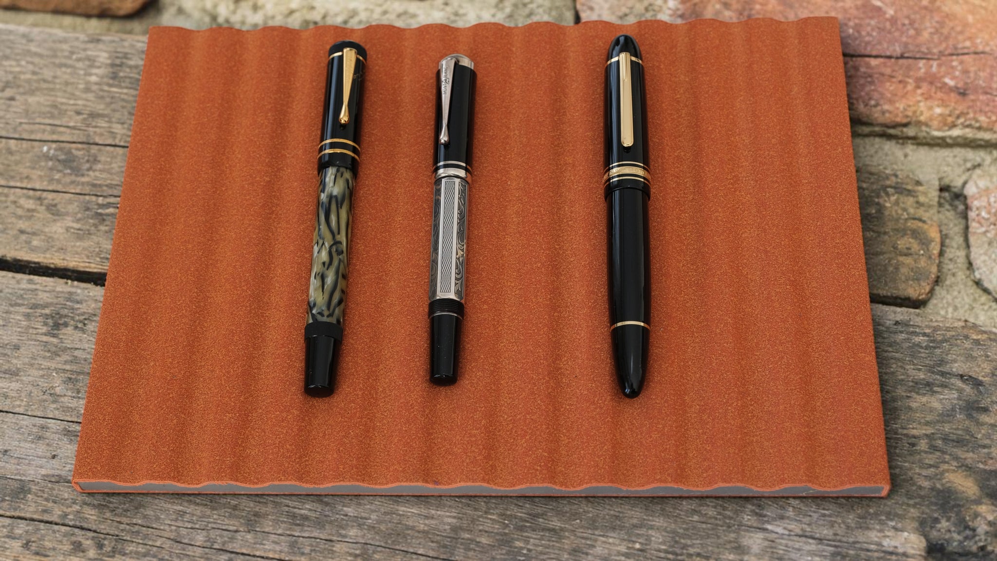 E015 - PEN DISPLAY MAT - 12 PENS