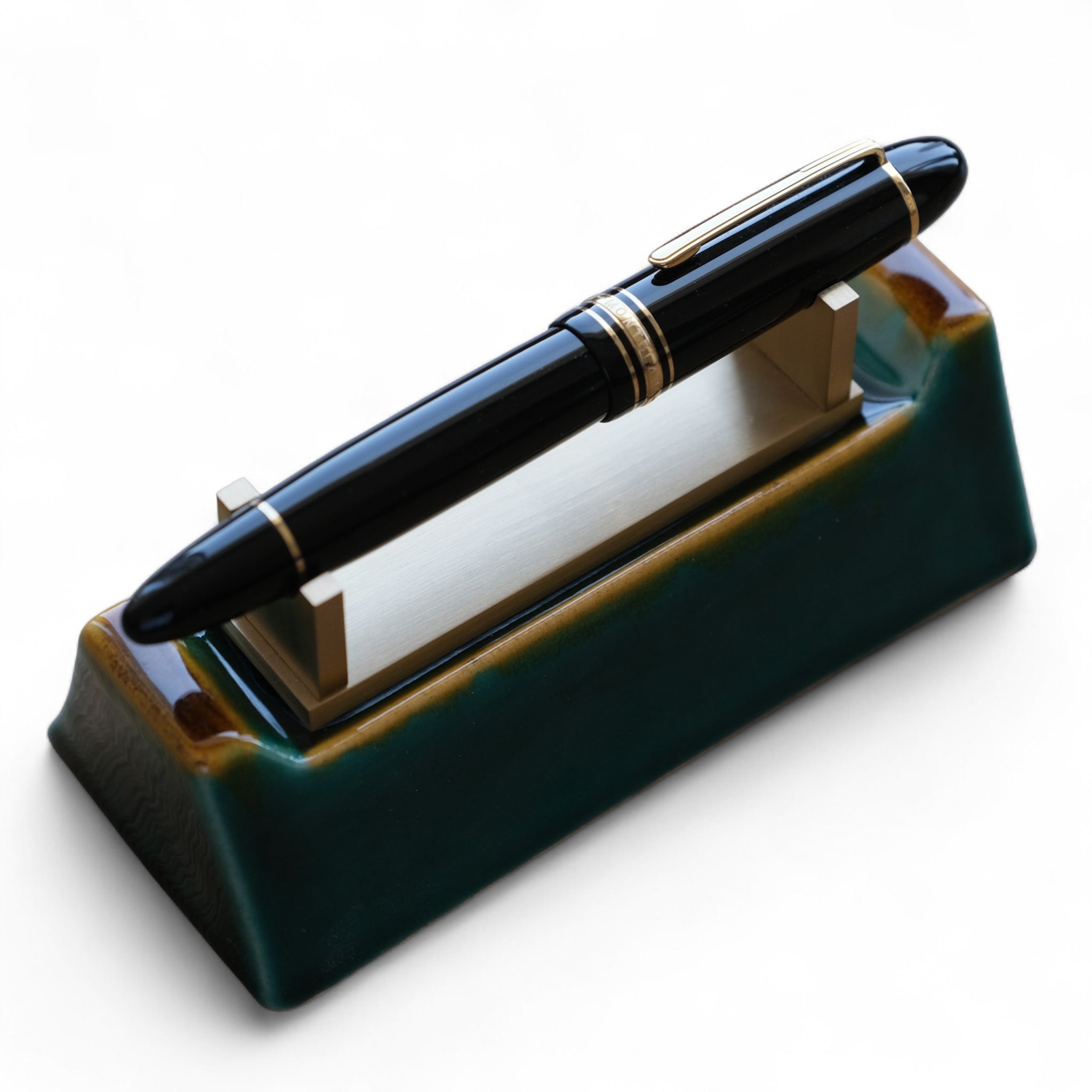 G004 CERAMIC PEN STAND