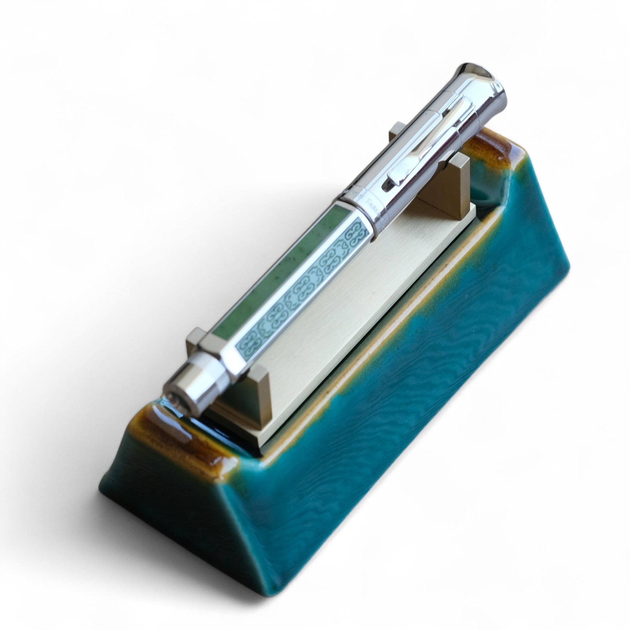 G004 CERAMIC PEN STAND