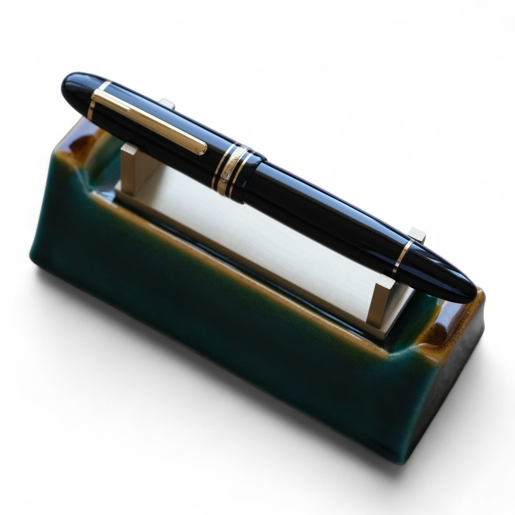 G004 CERAMIC PEN STAND