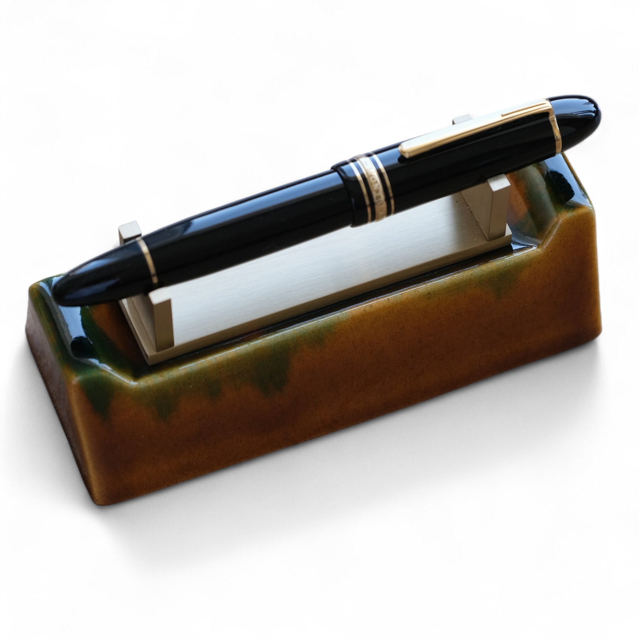 G004 CERAMIC PEN STAND